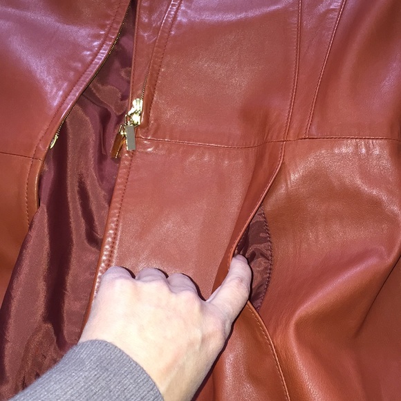 Leather jacket - Picture 2 of 4